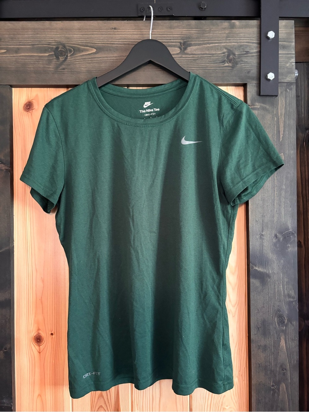 Nike Short Sleeve Tee in Forest Green